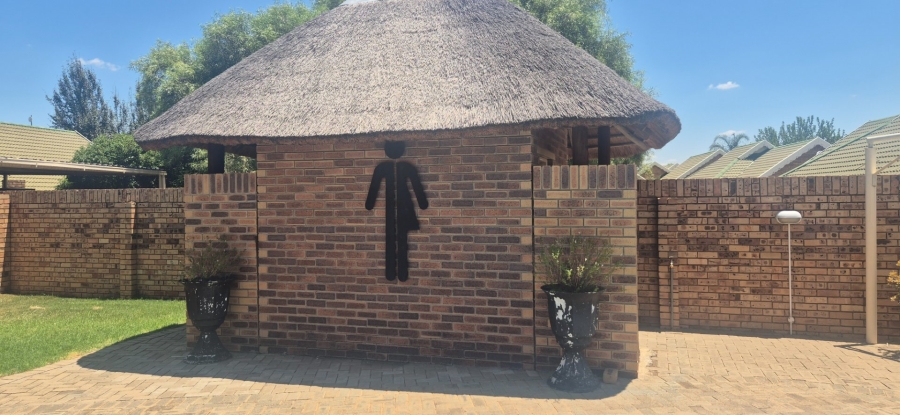 3 Bedroom Property for Sale in Heuwelsig Free State